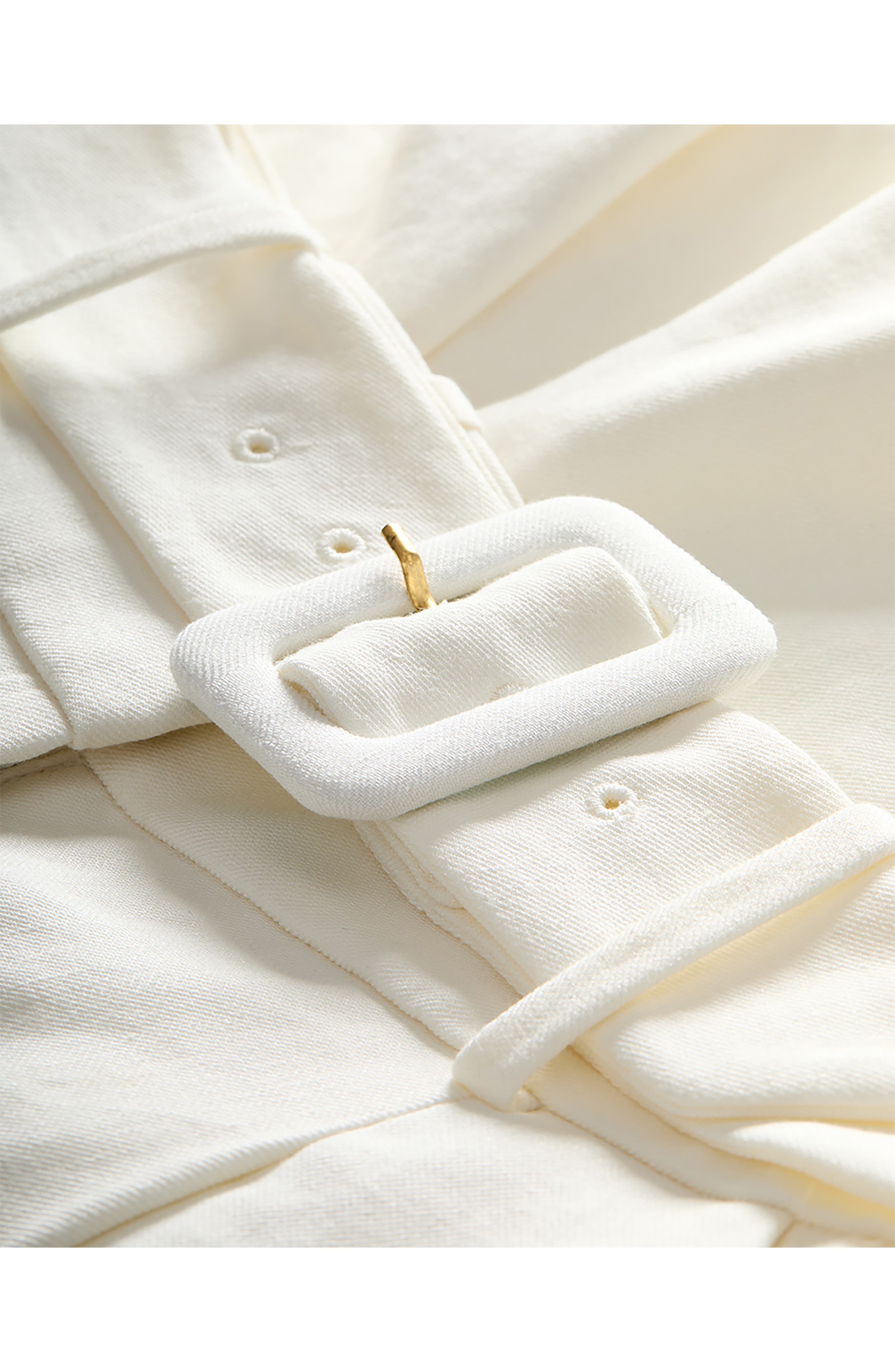 Veronica Beard Piper Stretch-Linen Short in Dove - styled
